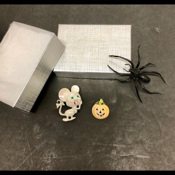 60's ENAMEL MOUSE & ENAMEL JACK‘O LANTERN BROOCHES - Picture 4 of 12